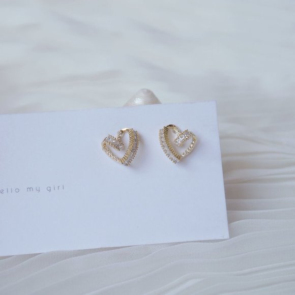 NEW 14K Gold Plated Diamond Heart Earrings a - Picture 7 of 7